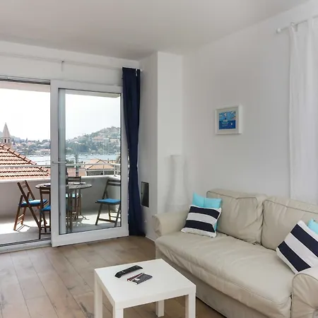 Karmen - Two-bedroom With Balcony And Sea View Lu I *