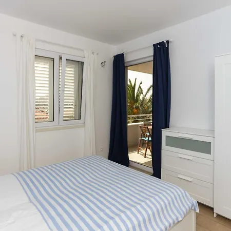 Karmen - Two-bedroom With Balcony And Sea View Lu I Dubrovník