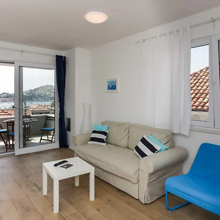 Apartmán Karmen - Two-bedroom With Balcony And Sea View Lu I