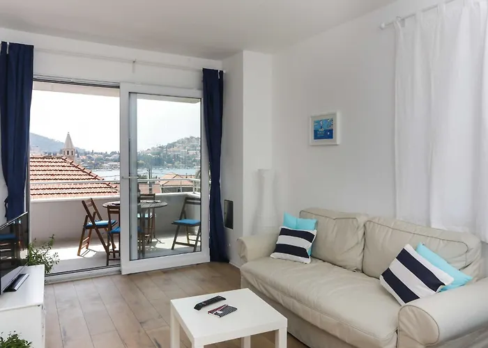 Karmen - Two-bedroom With Balcony And Sea View Lu I *