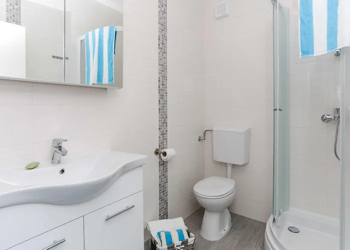 Karmen - Two-bedroom With Balcony And Sea View Lu I